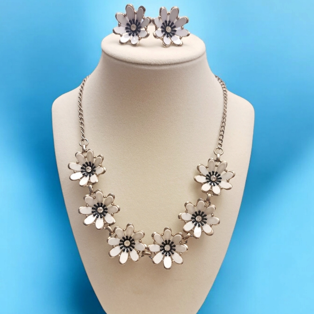 Vtg 60s White Rhinestone Center Daisy Motif Necklace Earring Set Estate …